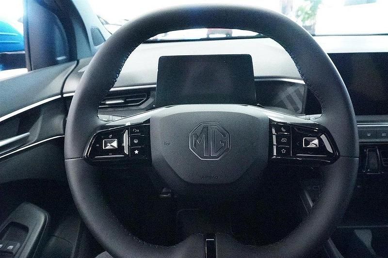 Begagnad MG MG3 Luxury 102 HK (75 kW) 2024 Blå/lila Halvkombi