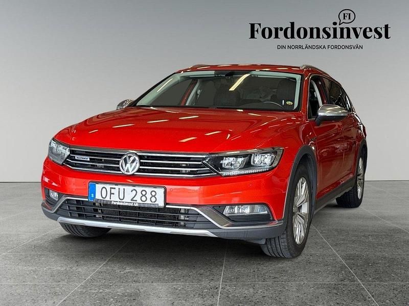Orange Begagnad 2017 VW Passat Alltrack Kombi | 159 900 kr (Marknadspris) - Bild 1/4