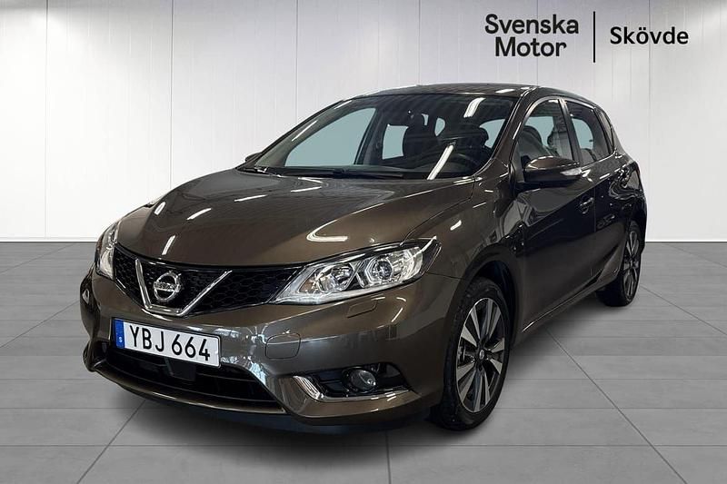 Brun Begagnad 2015 Nissan Pulsar 360º Halvkombi | 139 200 kr (Dyr) - Bild 1/4