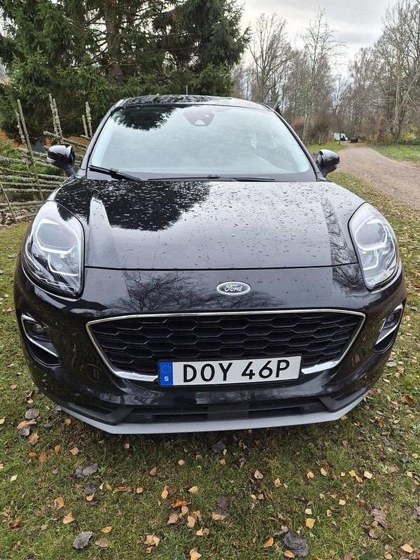 Svart Begagnad 2022 Ford Puma SUV | 195 000 kr (Marknadspris) - Bild 1/4