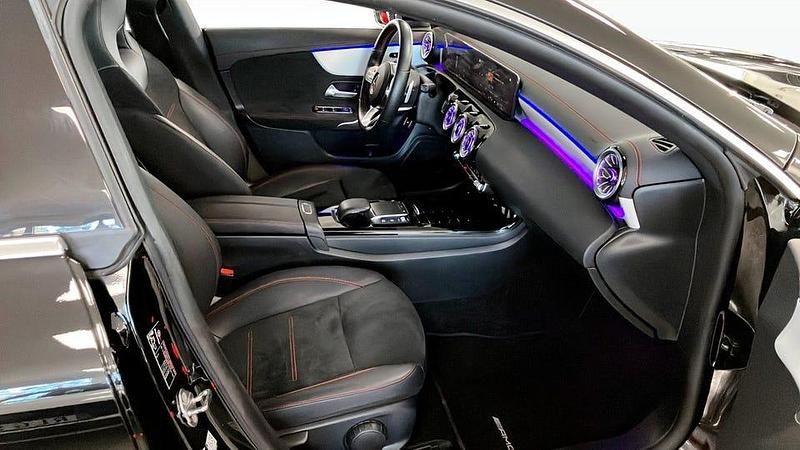 Begagnad Mercedes CLA250 Shooting Brake AMG line 160 HK (117 kW) 2022 Svart Kombi