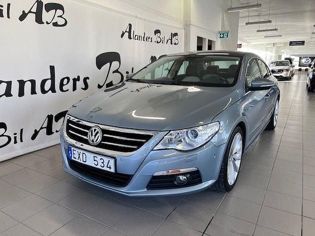 Ljusblå Begagnad 2008 VW CC Sedan | 79 000 kr (Marknadspris) - Bild 1/4