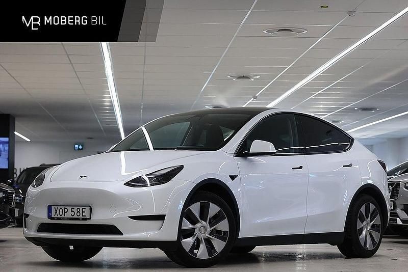 Vit Begagnad 2022 Tesla Model Y Standard Range SUV | 359 900 kr (Marknadspris) - Bild 1/3
