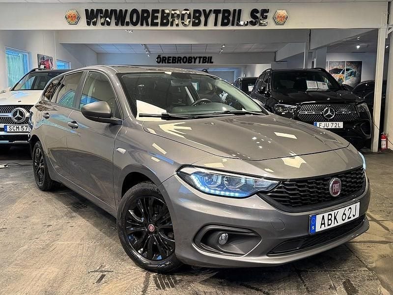 Grå Begagnad 2019 Fiat Tipo Street Kombi | 99 900 kr (Marknadspris) - Bild 1/4
