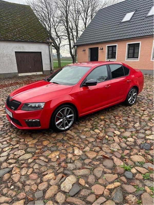 Begagnad 2015 Skoda Octavia RS Halvkombi | 110 000 kr (Bra pris) - Bild 1/4