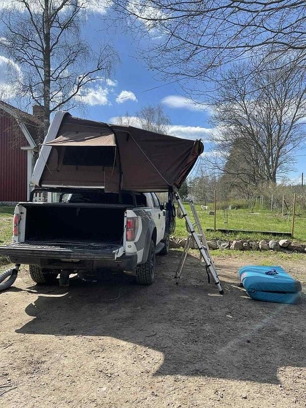 Vit Begagnad 2013 Ford F-150 Raptor Pickup | 200 000 kr - Bild 1/4