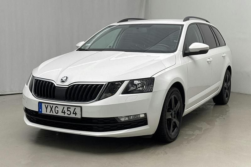 Vit Begagnad 2018 Skoda Octavia Kombi | 85 000 kr (Superpris) - Bild 1/4