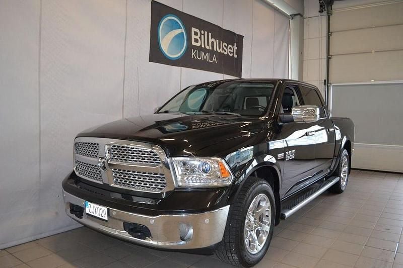 Svart Begagnad 2018 Dodge Ram Pickup | 361 250 kr (Marknadspris) - Bild 1/4