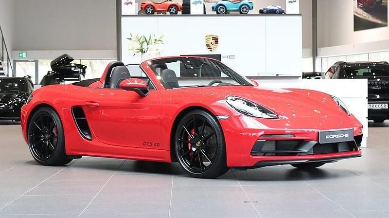 Flerfärgad Begagnad 2023 Porsche 718 Boxster GTS Cab | 999 000 kr - Bild 1/4