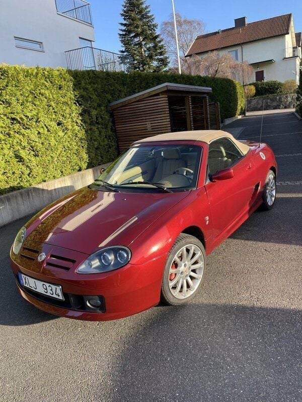 Röd Begagnad 2005 MG TF Cab | 125 000 kr - Bild 1/4
