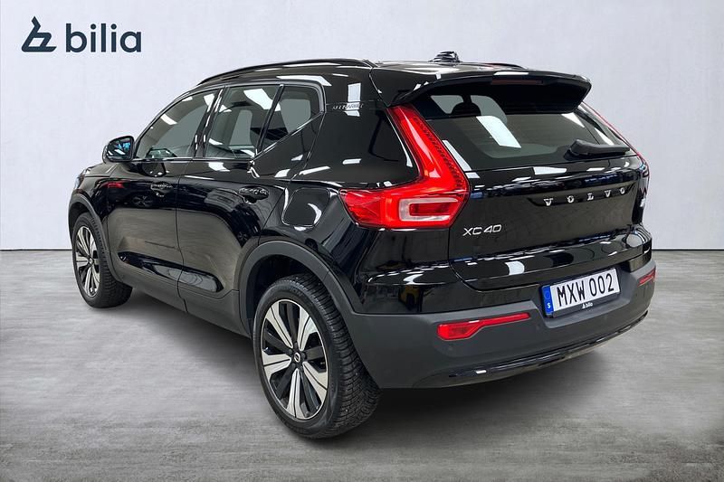 Begagnad Volvo XC40 Single Motor 175 kW (238 HK) 2023 Svart SUV