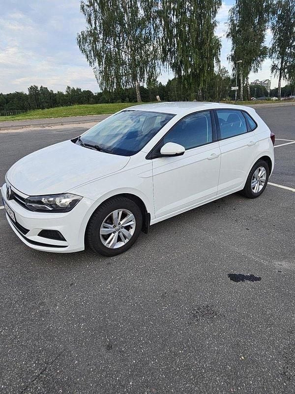 Vit Begagnad 2020 VW Polo Halvkombi | 139 900 kr (Marknadspris) - Bild 1/4