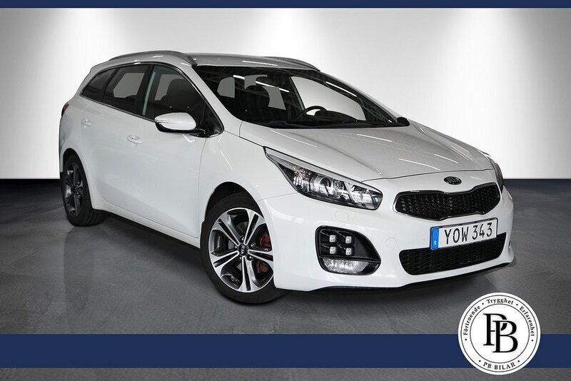 Vit Begagnad 2017 Kia Ceed Sportswagon GT-Line Kombi | 139 900 kr (Marknadspris) - Bild 1/4