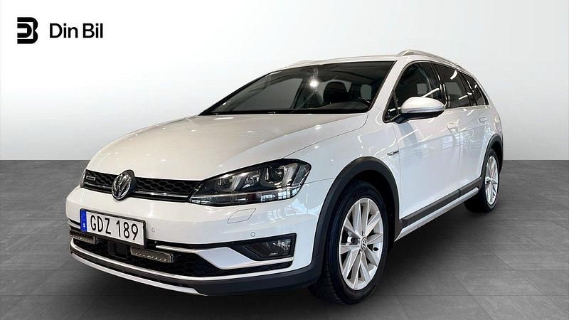 Vit Begagnad 2016 VW Golf Alltrack Kombi | 164 900 kr (Marknadspris) - Bild 1/4