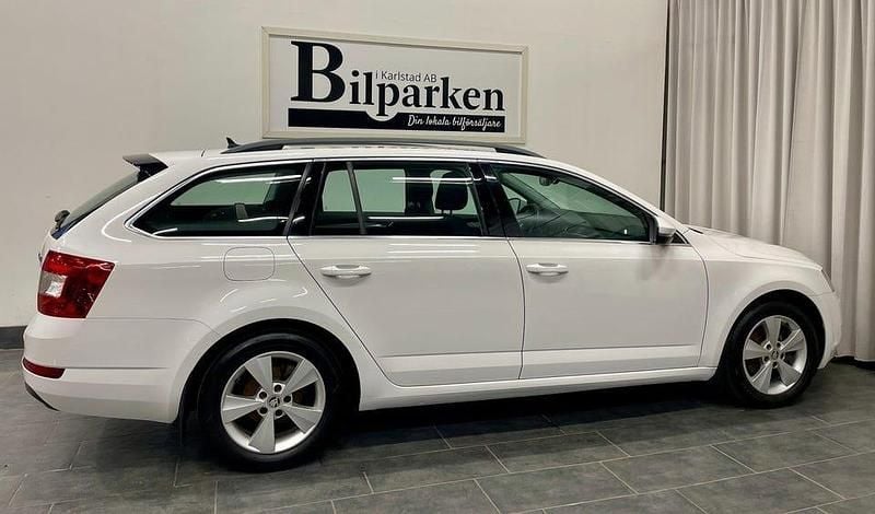 Begagnad Skoda Octavia Ambition 110 HK (80 kW) 2016 Vit Kombi