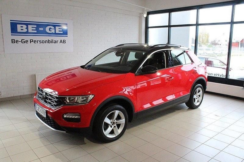 Röd Begagnad 2021 VW T-Roc Style SUV | 179 000 kr (Superpris) - Bild 1/4