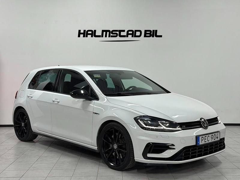 Vit Begagnad 2017 VW Golf VII R Halvkombi | 284 500 kr (Dyr) - Bild 1/4