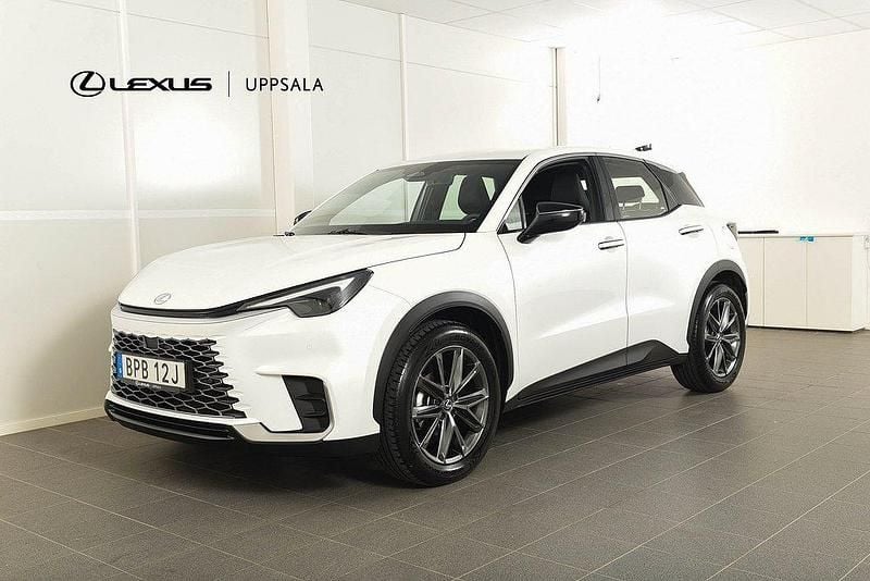Vit Begagnad 2024 Lexus LBX SUV | 369 900 kr (Marknadspris) - Bild 1/4
