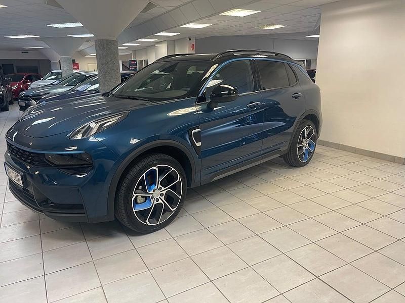 Begagnad Lynk & Co 01 261 HK (191 kW) 2023 Blå SUV