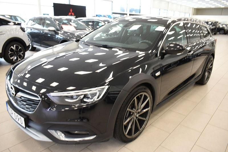 Begagnad Opel Insignia Country Tourer 260 HK (191 kW) 2017 Svart Kombi