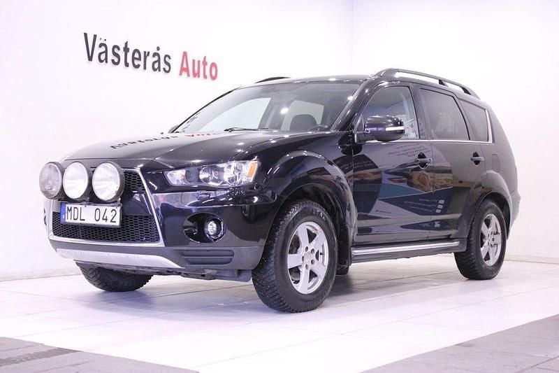 Begagnad Mitsubishi Outlander Comfort Edition 177 HK (130 kW) 2011 Svart SUV
