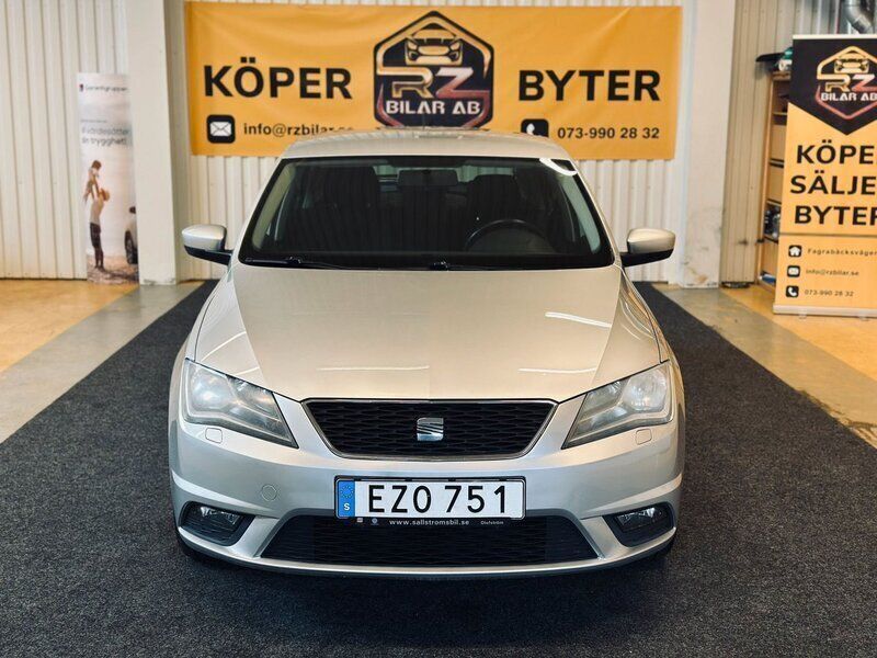 Silver Begagnad 2013 Seat Toledo Halvkombi | 64 900 kr - Bild 1/4