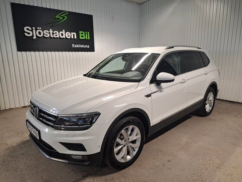 Vit Begagnad 2021 VW Tiguan Allspace SUV | 249 900 kr (Bra pris) - Bild 1/3