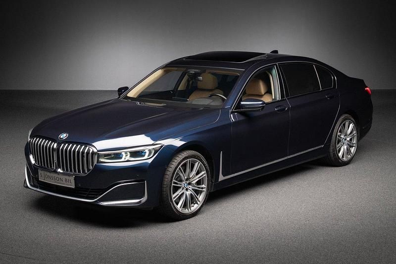 Mörkblå Begagnad 2019 BMW 740L Comfort Edition Sedan | 649 000 kr - Bild 1/4