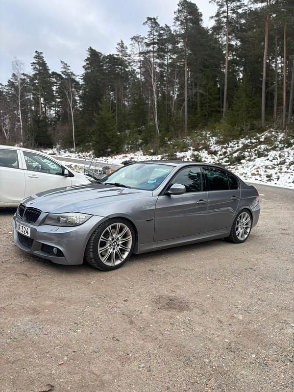 Begagnad BMW 325 M Sport 197 HK (144 kW) 2010 Sedan