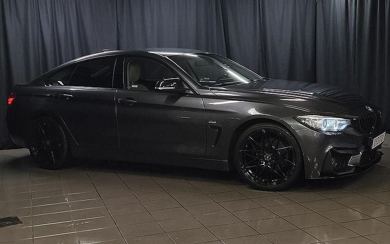 Grå Begagnad 2015 BMW 420 Sport Line Sportkupé | 179 900 kr (Superpris) - Bild 1/4