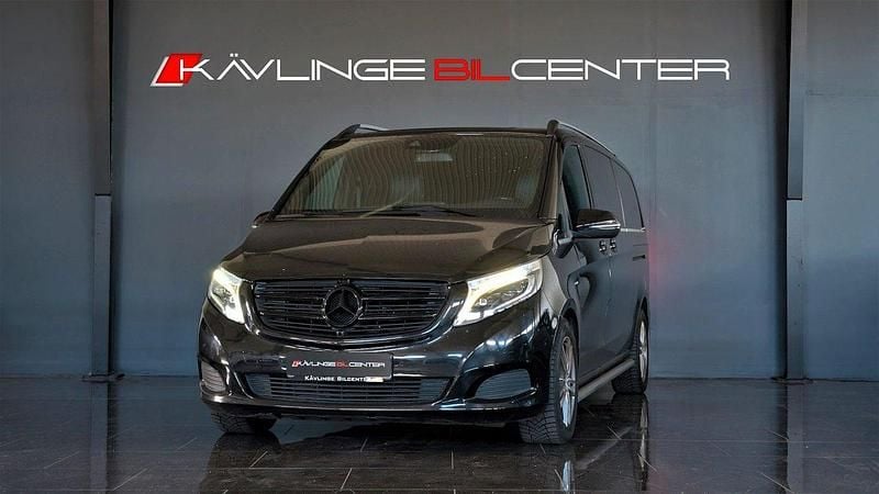Svart Begagnad 2016 Mercedes V250 Avantgarde Minibuss | 319 900 kr (Marknadspris) - Bild 1/4