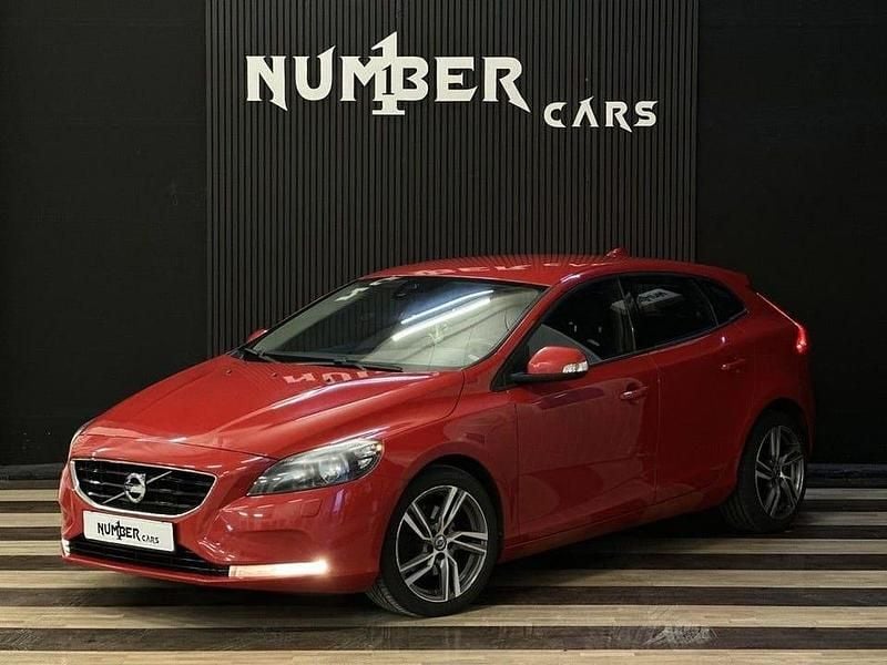 Begagnad Volvo V40 Kinetic 116 HK (85 kW) 2013 Röd Kombi