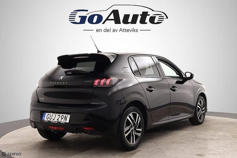 Begagnad Peugeot 208 101 HK (74 kW) 2023 Svart Halvkombi
