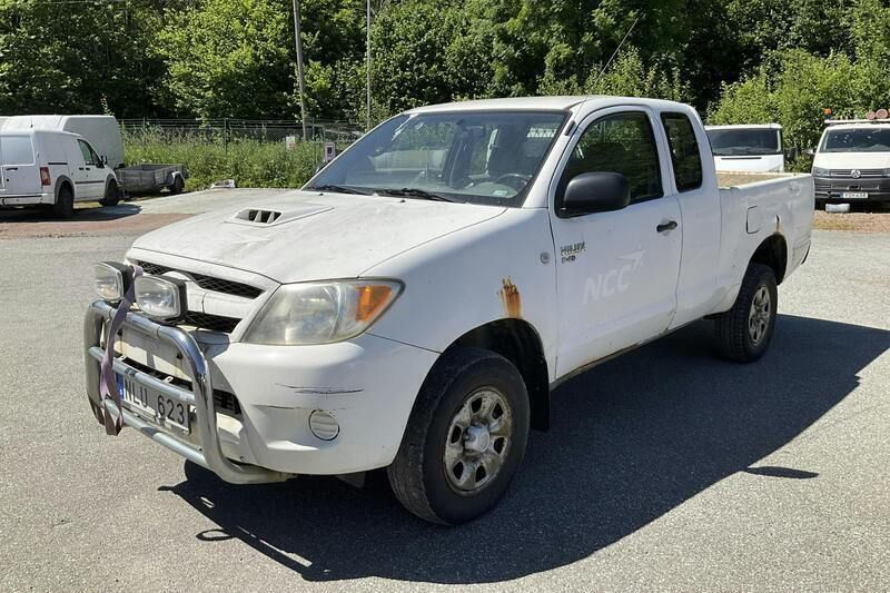 Vit Begagnad 2008 Toyota HiLux Pickup | 60 000 kr - Bild 1/4