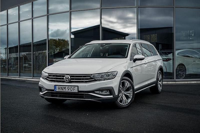 Vit Begagnad 2020 VW Passat Alltrack Kombi | 229 900 kr (Marknadspris) - Bild 1/4