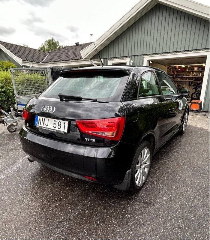 Svart Begagnad 2011 Audi A1 Sport Halvkombi | 69 500 kr (Marknadspris) - Bild 1/4