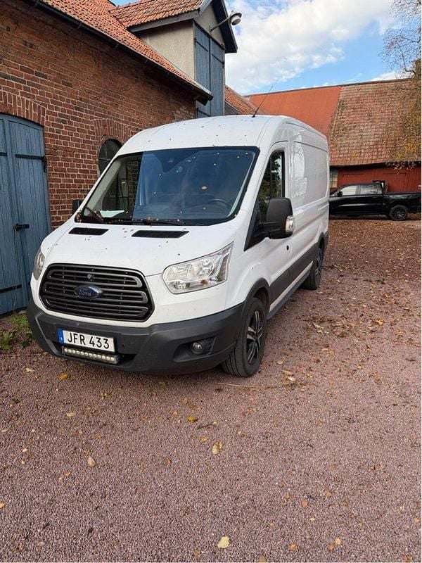 Vit Begagnad 2015 Ford Transit | 159 000 kr (Lite dyr) - Bild 1/4