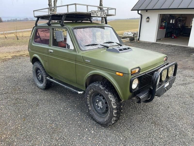 Begagnad Lada niva 78 HK (57 kW) 1988 Krokodilgrön SUV