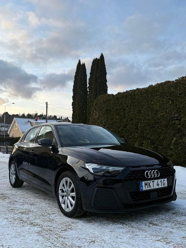 Begagnad 2020 Audi A1 Sportback Halvkombi | 190 000 kr (Marknadspris) - Bild 1/4