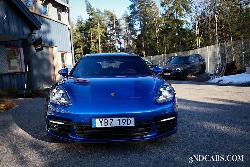 Begagnad Porsche Panamera 330 HK (242 kW) 2019 Blå Halvkombi