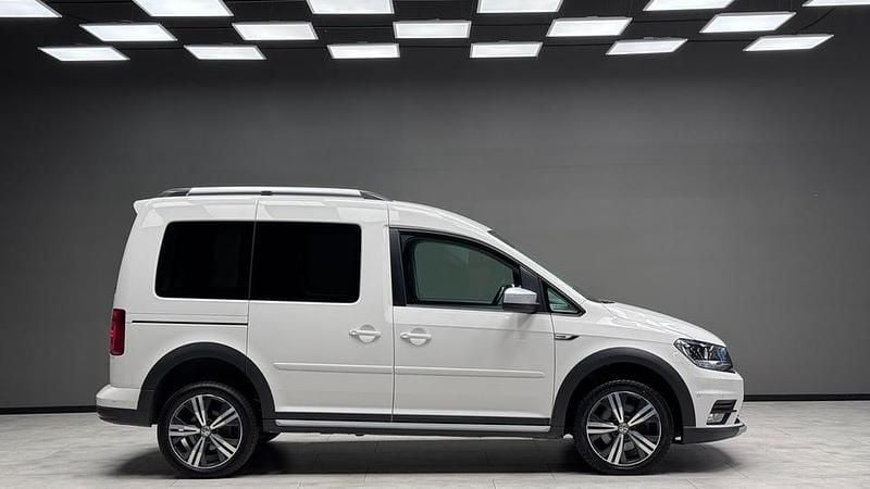 Begagnad VW Caddy Executive 122 HK (89 kW) 2019 Vit Minibuss