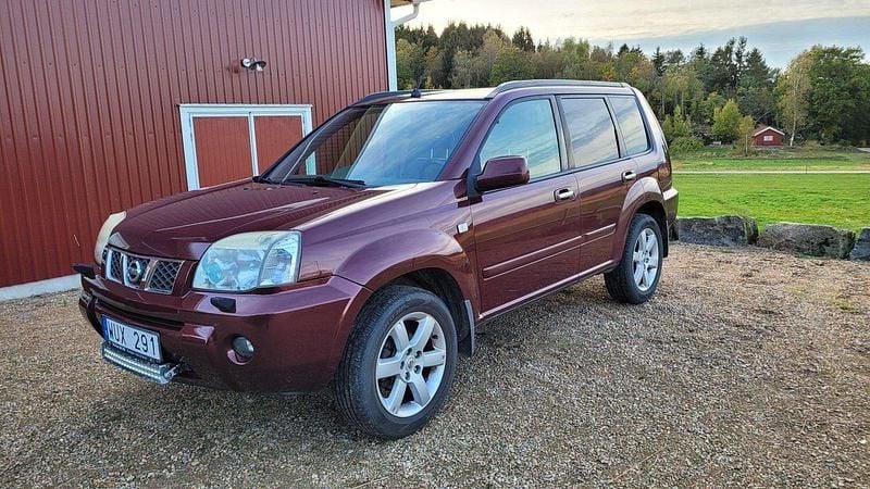 Röd Begagnad 2005 Nissan X-Trail SUV | 35 000 kr (Bra pris) - Bild 1/4