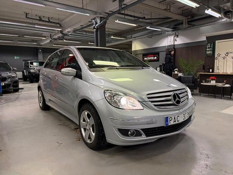 Begagnad Mercedes B200 136 HK (100 kW) 2007 Silver Minibuss
