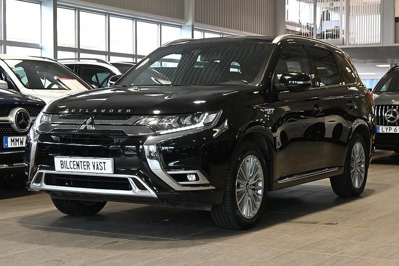 Svart Begagnad 2019 Mitsubishi Outlander P-HEV SUV | 219 000 kr (Marknadspris) - Bild 1/4
