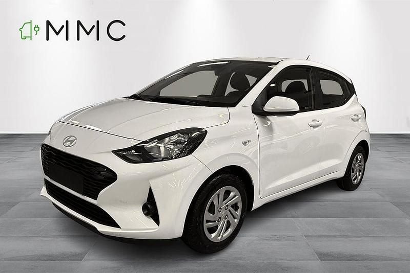 Vit Begagnad 2024 Hyundai i10 Essential Halvkombi | 169 000 kr (Marknadspris) - Bild 1/4