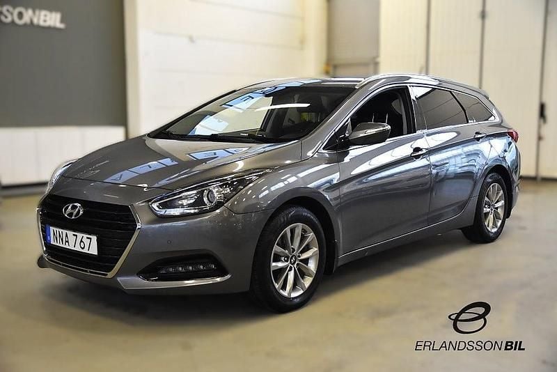 Silver Begagnad 2016 Hyundai i40 Kombi | 99 900 kr (Marknadspris) - Bild 1/4