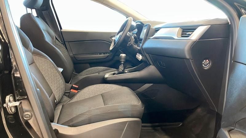 Begagnad Renault Captur Zen 2022 Svart SUV