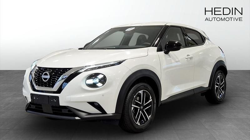 Vit Ny 2025 Nissan Juke Acenta SUV | 261 000 kr (Marknadspris) - Bild 1/4