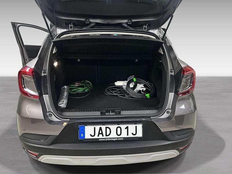 Begagnad Renault Captur Zen 162 HK (119 kW) 2023 Grå SUV