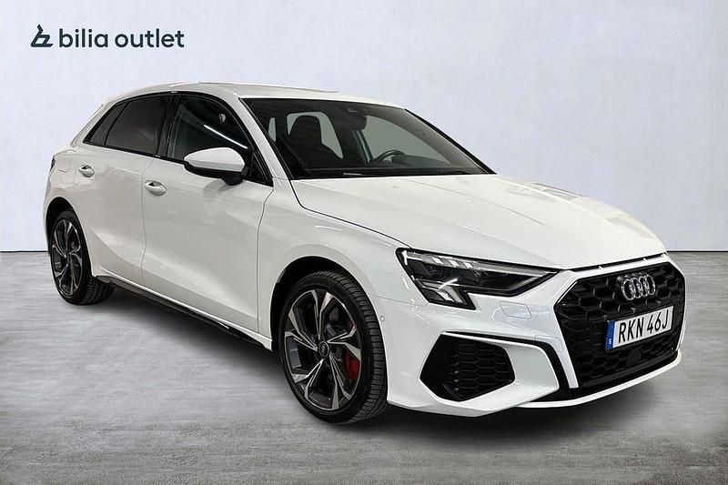 Begagnad Audi A3 Comfort 245 HK (180 kW) 2021 Vit Sedan